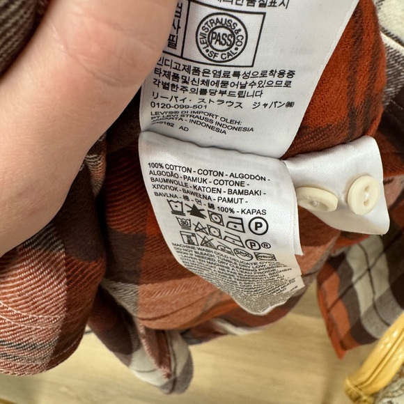 Men’s Levi’s Workwear Relaxed Fit Plaid Flannel Button Up NWT - Picture 3 of 5